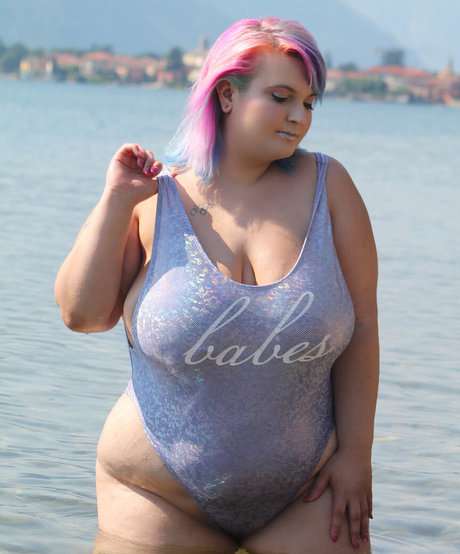 Foto di nudo di fuga di OnlyFans di Hilary Ilariaa