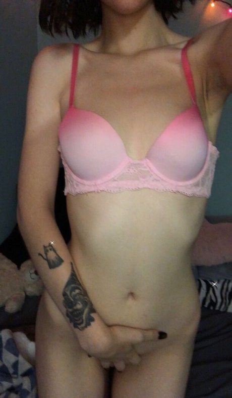 Foto di nudo di fuga di OnlyFans di Little Pet
