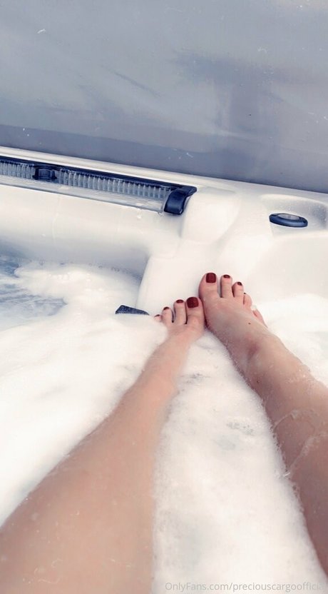 Foto di nudo di fuga di OnlyFans di Preciouscargoofficial