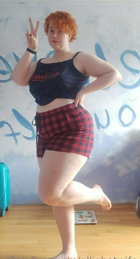 Foto di nudo di fuga di OnlyFans di Elliehotwife