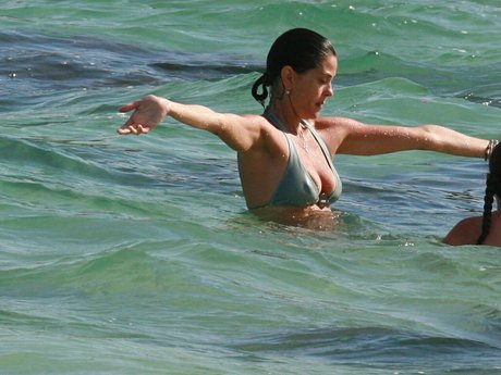 Teri Hatcher