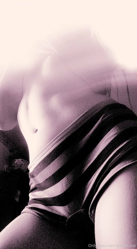 Foto di nudo di fuga di OnlyFans di Aurieleann