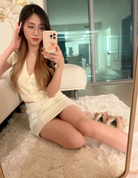 Foto di nudo di fuga di OnlyFans di Yougelly