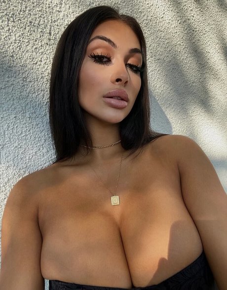 Foto di nudo di fuga di OnlyFans di Parker Abbott