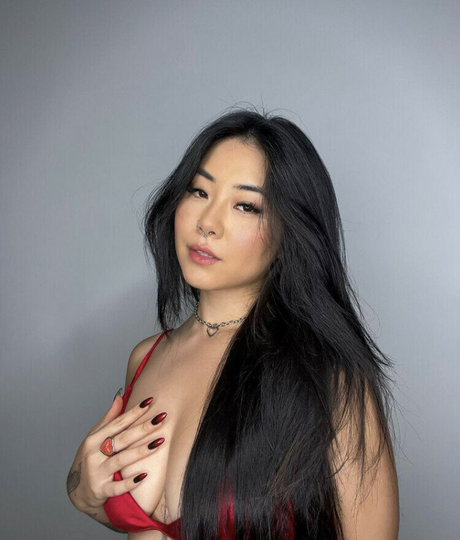 Foto di nudo di fuga di OnlyFans di Ariel Saori