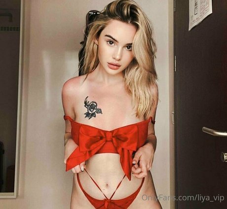 Foto di nudo di fuga di OnlyFans di Liyabarbiyour