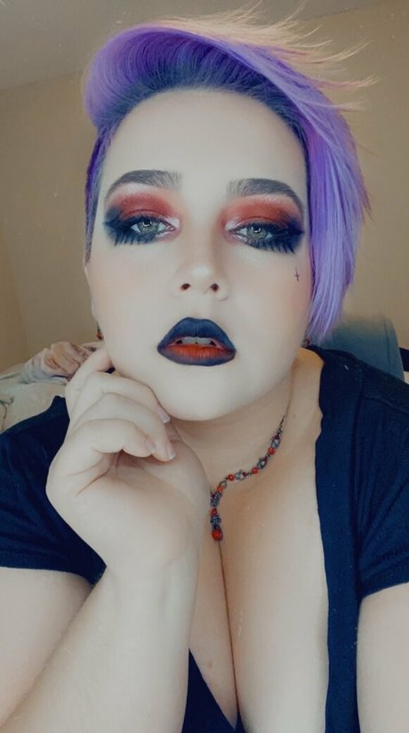 Unsupervisedhousewife