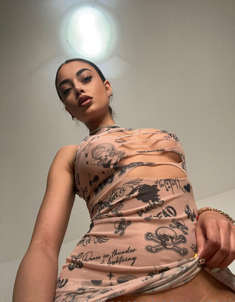 Foto di nudo di fuga di OnlyFans di Naomi Vignomi
