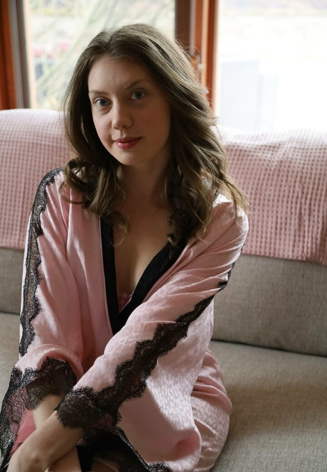 Foto di nudo di fuga di OnlyFans di Elenakoshkaxoxo