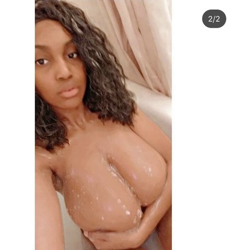 Foto di nudo di fuga di OnlyFans di Riv Jones