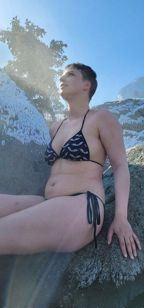 Foto di nudo di fuga di OnlyFans di Miramira420