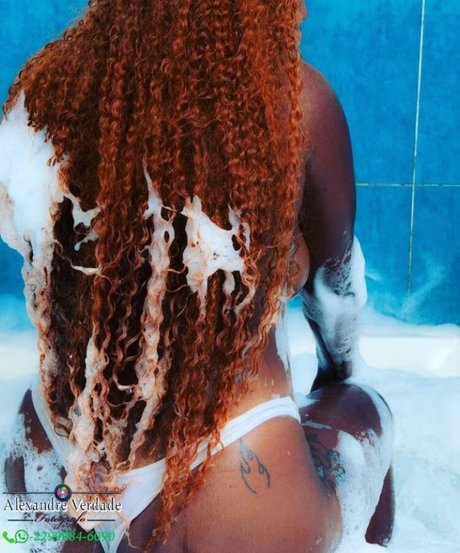 Foto di nudo di fuga di OnlyFans di Esther Marinho
