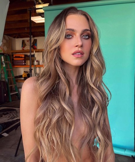 Foto di nudo di fuga di OnlyFans di Anne Winters