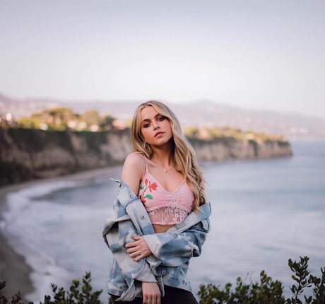 Anne Winters