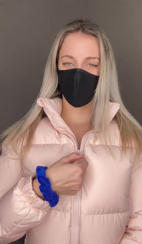 Foto di nudo di fuga di OnlyFans di Kiera Young