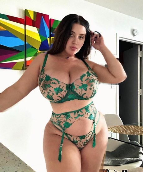 Foto di nudo di fuga di OnlyFans di Vyeta Mustafina