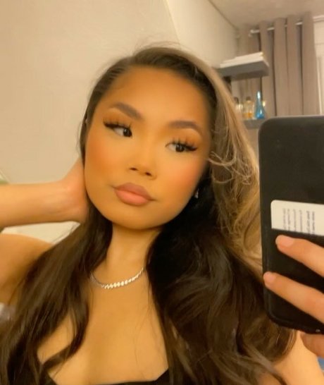 Foto di nudo di fuga di OnlyFans di Loveisland Ruchee Gurung
