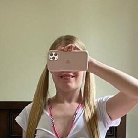Foto di nudo di fuga di OnlyFans di Little Miss Sarah