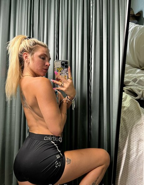 Foto di nudo di fuga di OnlyFans di Barbieswrldd