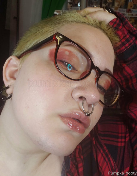Foto di nudo di fuga di OnlyFans di Pumpkabooty