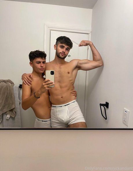 Foto di nudo di fuga di OnlyFans di Nickandant