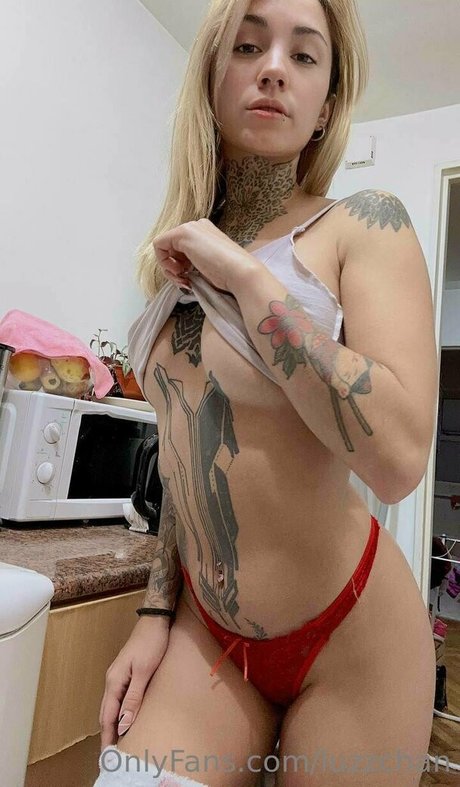 Foto di nudo di fuga di OnlyFans di Luzzchan