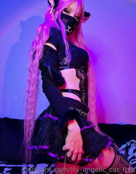 Foto di nudo di fuga di OnlyFans di Lilyangeliccatfree