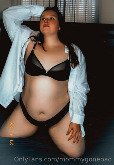 Foto di nudo di fuga di OnlyFans di Mommygonebad
