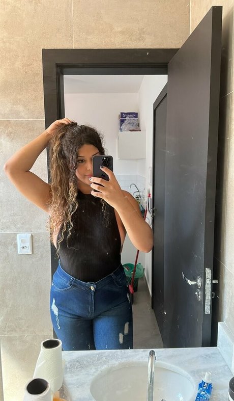 Foto di nudo di fuga di OnlyFans di Erika Banson
