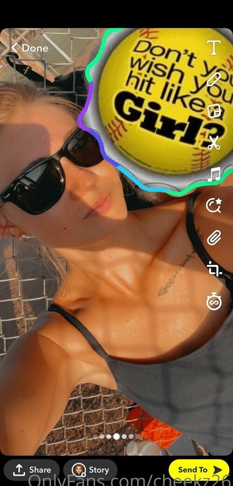 Foto di nudo di fuga di OnlyFans di Cheekz26