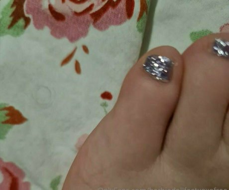 Foto di nudo di fuga di OnlyFans di Barbiedollfeetxoxofree