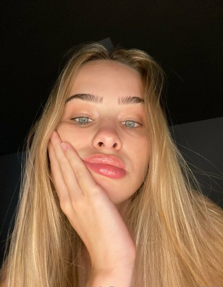 Foto di nudo di fuga di OnlyFans di Candy4985