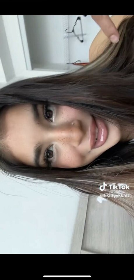 Foto di nudo di fuga di OnlyFans di Fyptt Girls