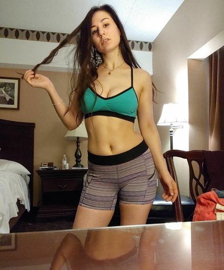 Foto di nudo di fuga di OnlyFans di Zehava Glazier