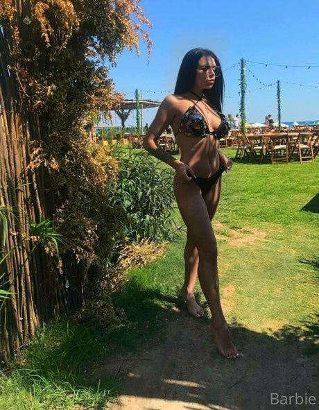 Foto di nudo di fuga di OnlyFans di Barbie33