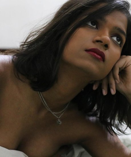 Foto di nudo di fuga di OnlyFans di Khyatishree