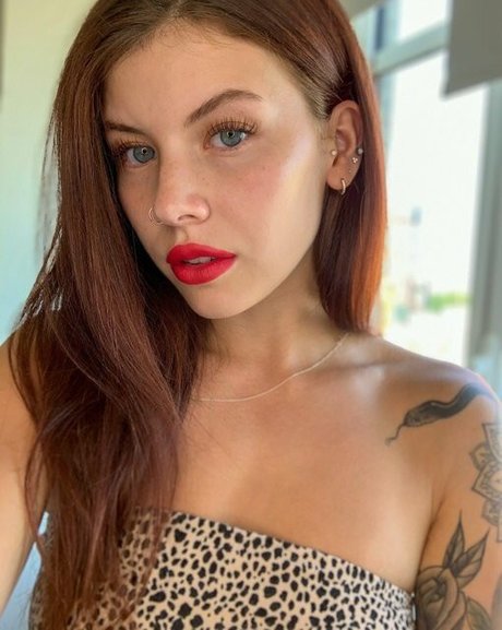 Foto di nudo di fuga di OnlyFans di Mistress Nova
