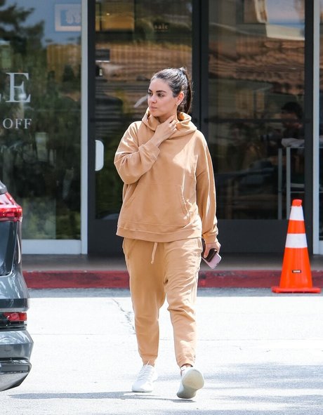 Foto di nudo di fuga di OnlyFans di Mila Kunis