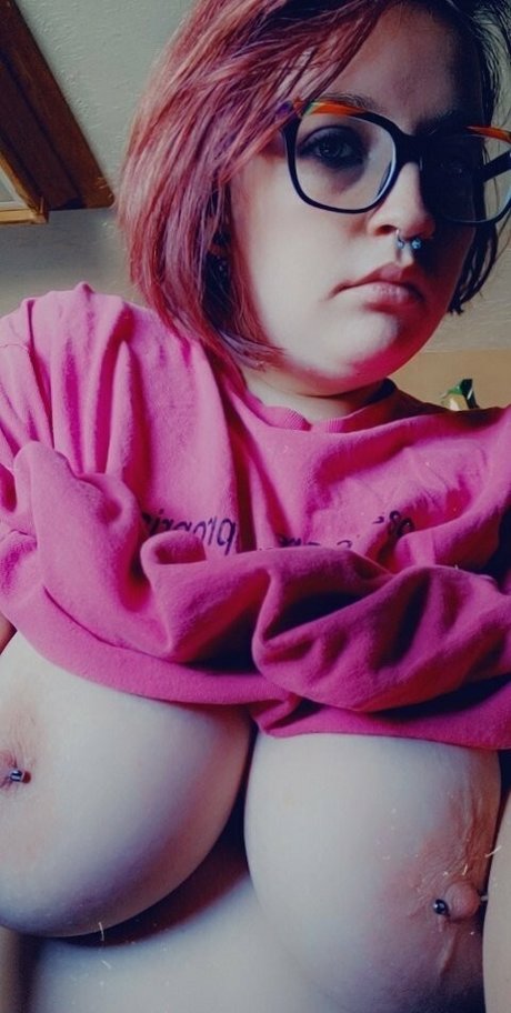 Foto di nudo di fuga di OnlyFans di Pixieprincess1994