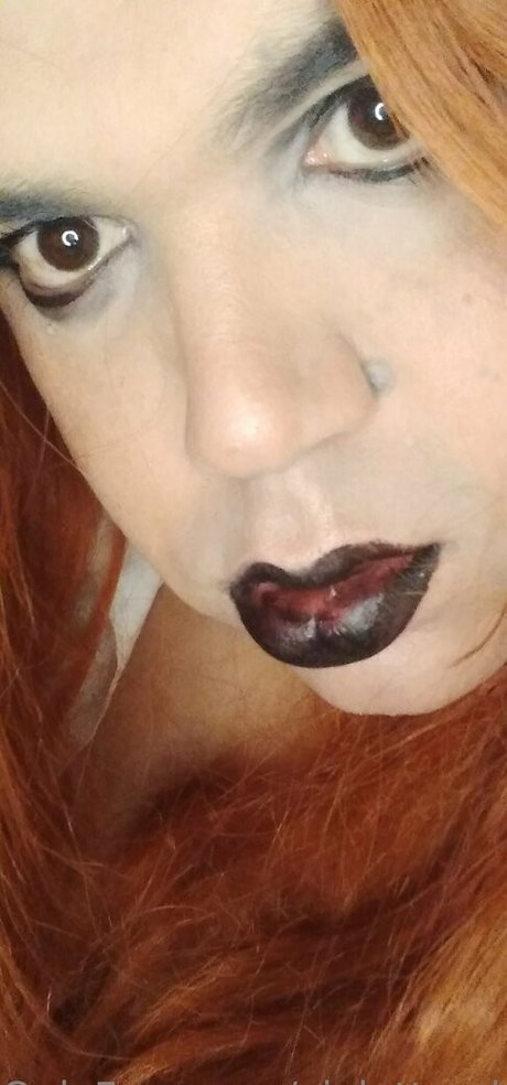 Foto di nudo di fuga di OnlyFans di Violettaeden