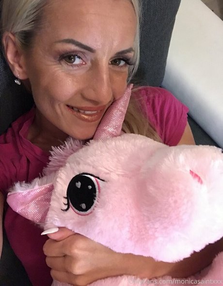 Foto di nudo di fuga di OnlyFans di Monicasaintxxx