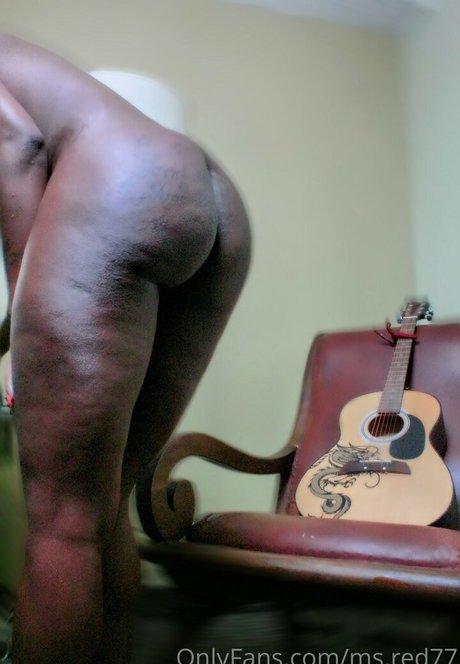 Foto di nudo di fuga di OnlyFans di Msred77