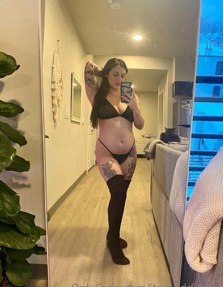 Foto di nudo di fuga di OnlyFans di Itsmaddiefox