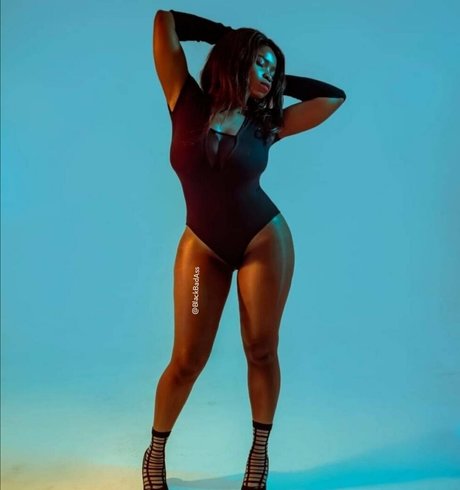 Foto di nudo di fuga di OnlyFans di Forbidianfruit