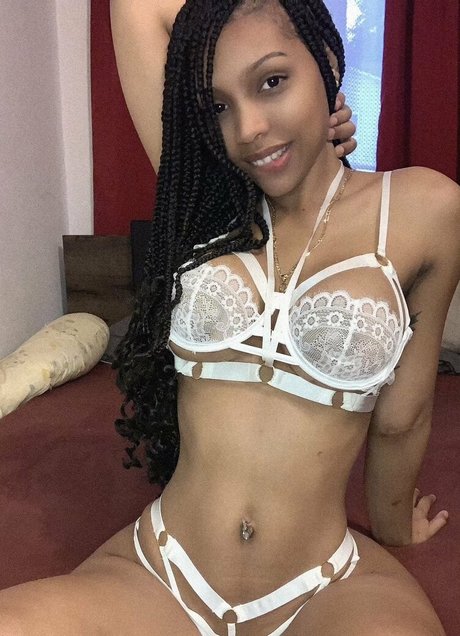 Foto di nudo di fuga di OnlyFans di Leydiitavarez