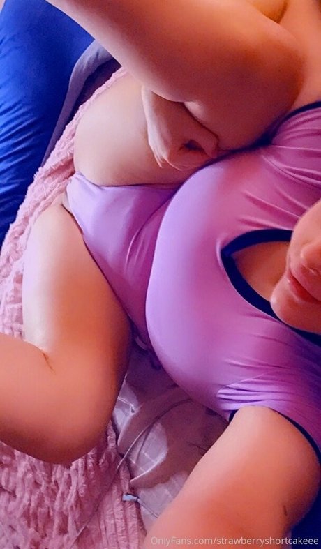 Foto di nudo di fuga di OnlyFans di Strawberryshortcakeee