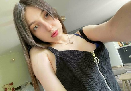 Foto di nudo di fuga di OnlyFans di Cherrykush6