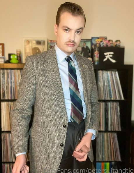 Petersuitandtie