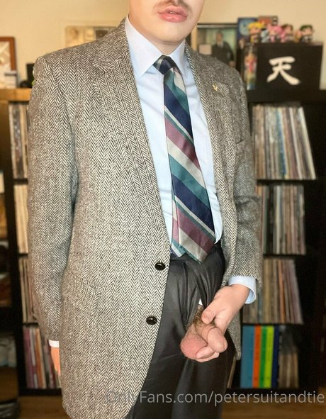 Petersuitandtie