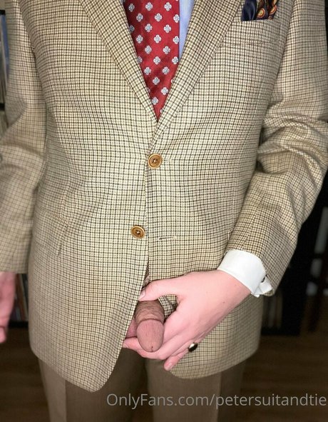 Foto di nudo di fuga di OnlyFans di Petersuitandtie